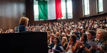 Giorgia Meloni Attacca la Sinistra Radicale sul Tema della Pace