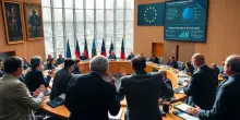 Gli eurodeputati chiedono una risposta unificata contro l’aggressione russa e i rischi della guerra ibrida