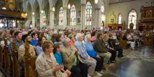 Svolta storica, la prima donna a guidare la Chiesa anglicana: chi è Sarah Mullally
