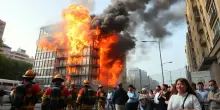 Incendio in centro città: evacuate 300 persone per sicurezza