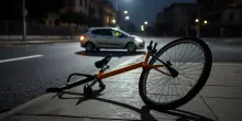 Incidente mortale a Roma: un ciclista di 17 anni perde la vita