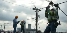Riparazione delle linee elettriche alla centrale nucleare di Zaporizhzhia dopo l’interruzione di corrente