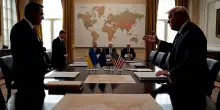 Selenskyj e Trump: Dialogo Cruciale su Armi e Sicurezza in Europa