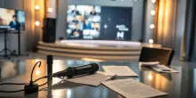 Striscia la Notizia: Come Torna a Dominare la Scena Televisiva