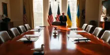 Trump esorta l’Ucraina a negoziare la pace mentre richiede missili