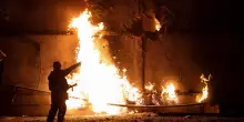 Ucraina, altra notte di attacchi russi. “Almeno 5 vittime”. Trump: “I raid con droni hanno dato a Putin le ragioni per colpire”