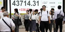 Borsa: Asia in calo, timori per indipendenza Fed