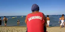 Gaeta, intrappolata nella sabbia: salvata dal bagnino