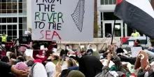 Altra stretta su Harvard. Il governo Trump vieta l’iscrizione di studenti stranieri