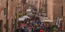 A ’Boccaccesca’ le eccellenze di gastronomia e artigianato. Un gemellaggio con il Giappone