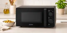 Forno a microonde compatto a prezzo incredibile: ci prepari di tutto e costa meno di 60€