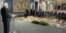 La denuncia di Mattarella: "I salari reali sono bassi. Ma i manager strapagati"