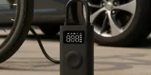 Auto, bici, palloni: il compressore Xiaomi che sta in tasca è scontato del 26% su Amazon