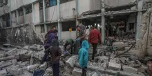 Attacchi israeliani nella Striscia di Gaza: 10 vittime secondo la Protezione Civile