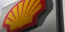Shell: utile netto in calo del 35% nel primo trimestre, dividendi e riacquisti di azioni