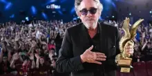 Tim Burton si sente Mercoledì: "Io, disadattato con poco talento"