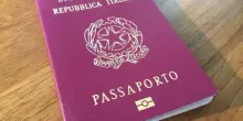 Italia, costi più alti per passaporto e carta d'identità rispetto all'Europa