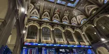 Borse europee riducono i cali, Wall Street e rating Usa sotto i riflettori