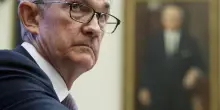 Trump conferma Powell alla guida della Fed fino al 2026, nonostante le critiche