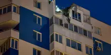 Ucraina, raid russi distruggono l’edificio dell’amministrazione di Kherson