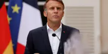 La crisi di governo in Francia e quella strana convergenza di Le Pen e Mélenchon: quando gli opposti si attraggono