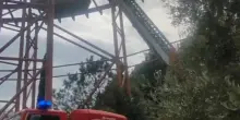 Montagne russe in tilt, paura a Cinecittà World: 15 persone bloccate a 20 metri da terra