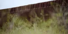 Truppe Usa fermano migranti al confine col Messico, nuove aree militari dichiarate