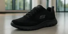 Mai più piedi stanchi: le scarpe ideali per camminare ovunque sono scontate su Amazon