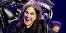 Ozzy Osbourne pittore per un centro di recupero degli scimpanzé maltrattati