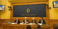 Politica, nuove mosse al centro. Arriva la corrente pacifista: “Un aiuto al campo largo”
