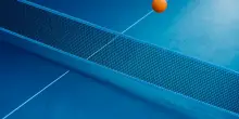 Il robot campione di ping pong gioca per il MIT