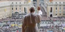 Ritorno alla tradizione. Palazzo apostolico riaperto: il cambio di stile del Papa