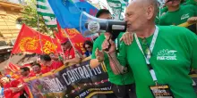 Cinquemila metalmeccanci in corteo a Napoli