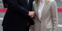 Orban: “L’Europa non conta nulla”. Meloni media: “Meno veti su Kiev”