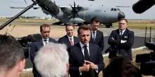 Macron a Israele, cessi raid su infrastrutture civili Iran