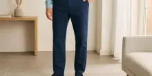 Eleganti ma comodi: pantaloni chino Tommy Hilfiger, ora al 38% di sconto