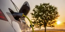 Incentivi per auto elettriche, via al decreto attuativo. Perché non puoi ancora richiederli