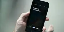 Apple guarda a Google Gemini per il futuro di Siri