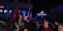Manifestazione a Roma oggi, pro pal tentano corteo: la polizia aziona gli idranti