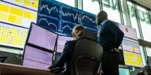 Borsa: Europa peggiora, Wall Street contrastata, Milano -0,4%