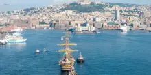 La nave scuola Amerigo Vespucci torna a Napoli: fascino e storia della Marina Militare