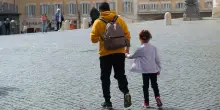 Congedo parentale 2025: indennità all'80% per tre mesi, novità dall'Inps