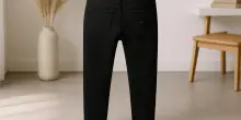 I jeans che non possono mancare nel tuo armadio: sono di Tommy Hilfiger e li compri ad un prezzo shock