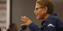 Coprifuoco a Los Angeles: misure straordinarie per fermare vandalismi e saccheggi