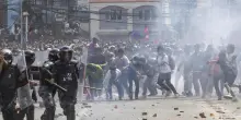 Almeno 10 morti in Nepal a proteste contro divieto social