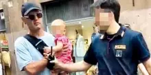 Kaufmann, Anastasia e la bimba. Insieme nel parco per 15 giorni