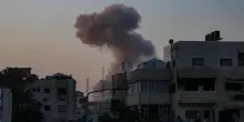 Wafa, spari Idf su tende degli sfollati a Gaza, morto un bimbo