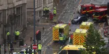 Antiterrorismo indaga su auto che investe pedoni a Liverpool