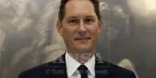 Stellantis: Ricavi netti in calo del 14% nel primo trimestre 2025, sospesa la guidance finanziaria