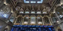Borsa: l'Europa conclude incerta, bene Madrid (+1%)